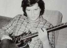 Csak a gitár